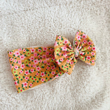 Load image into Gallery viewer, Spring floral headwrap