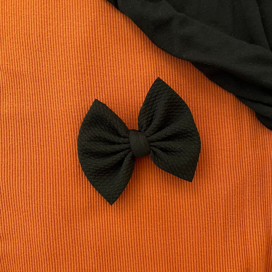 Black bow clip